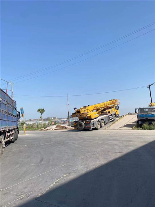 垫江县25吨吊车的租赁价格大概是多少？