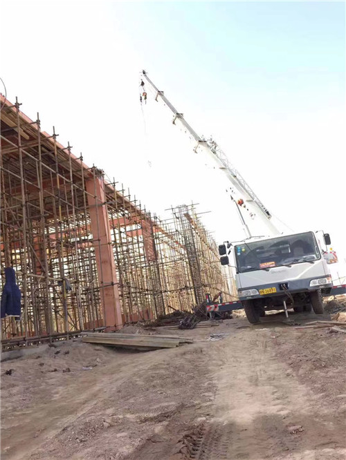 垫江县吊车作业的安全注意事项有哪些？